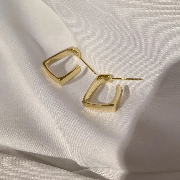 just-lil-things-pin-earring-gold-earring-jlt10500
