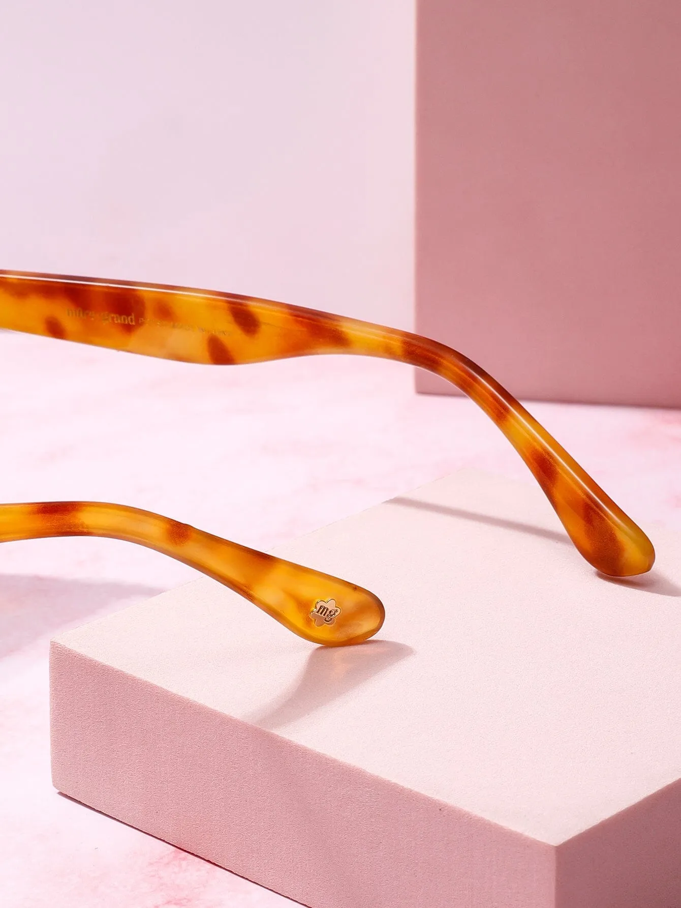 Paloma Oversize Frame Sunglasses