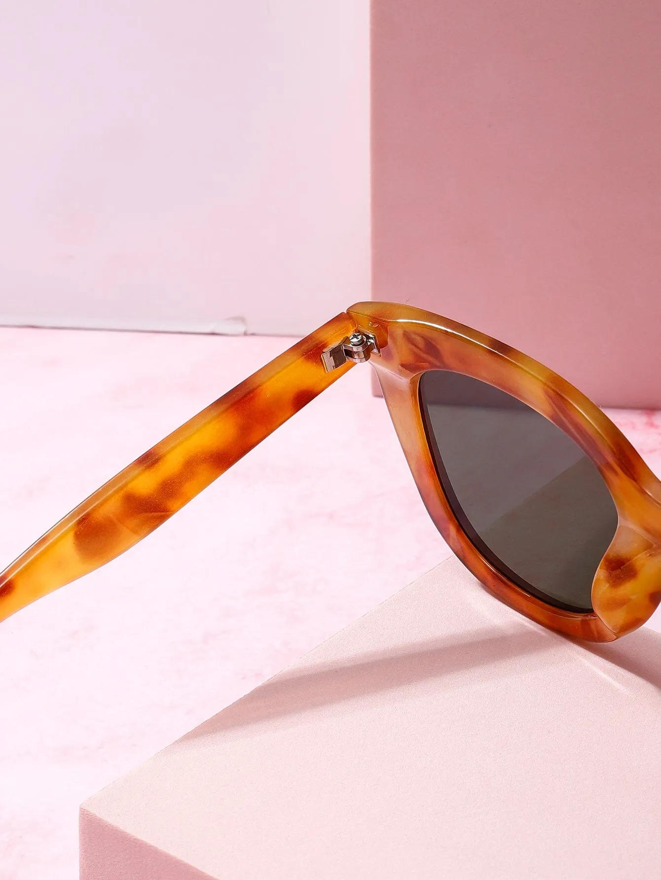 Paloma Oversize Frame Sunglasses