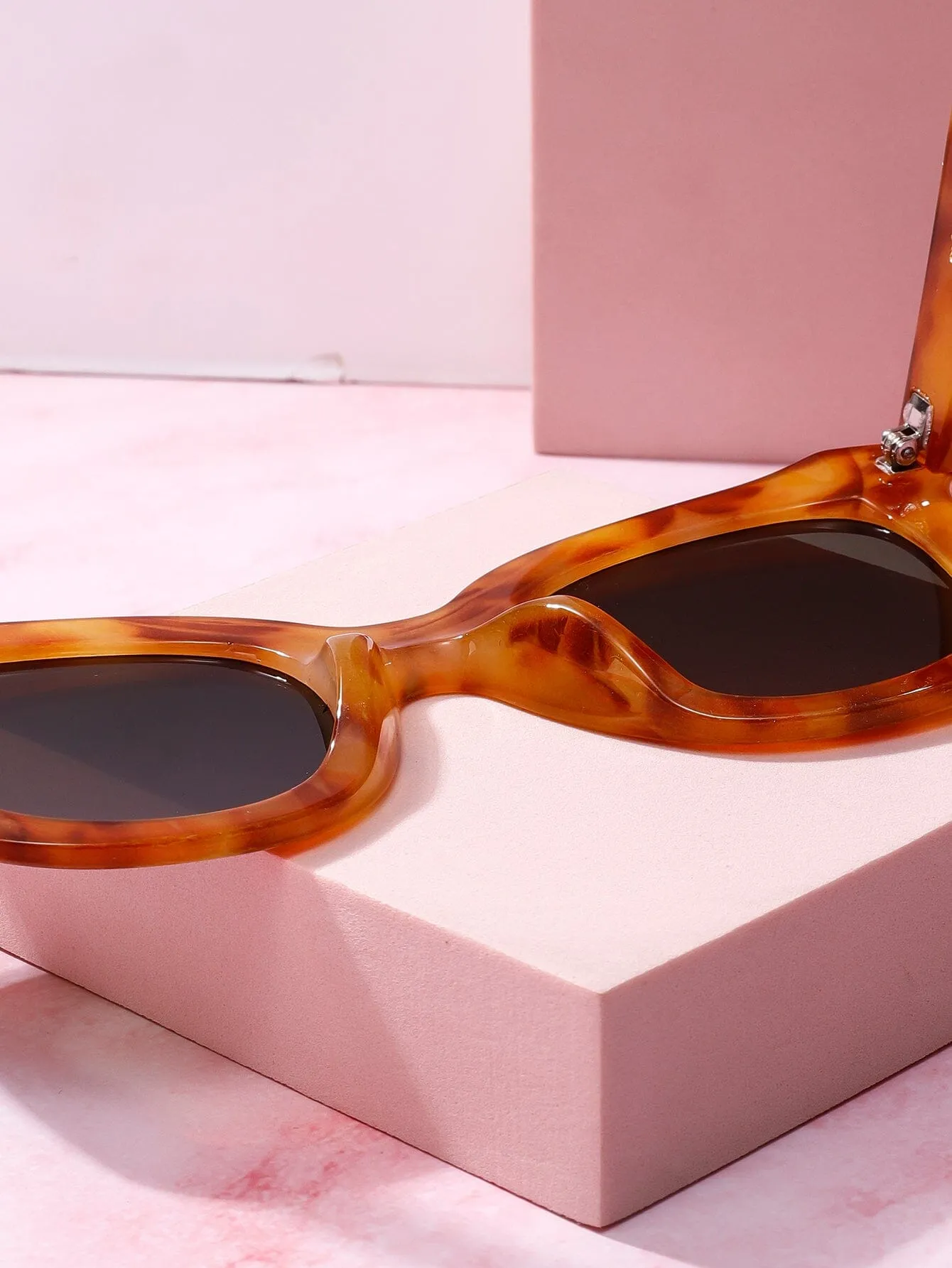 Paloma Oversize Frame Sunglasses