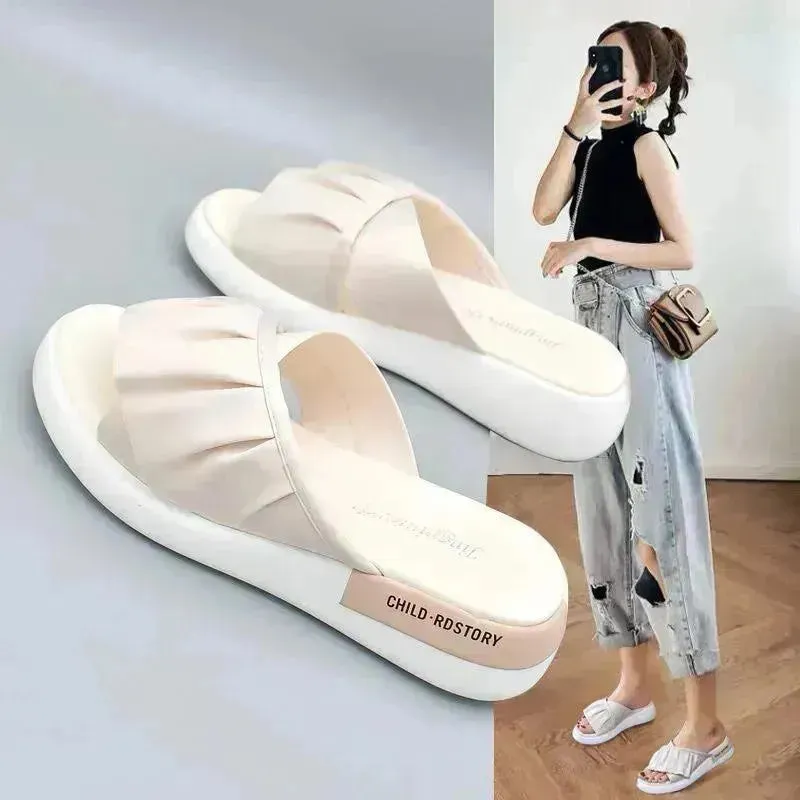 Sandals and slippers for women